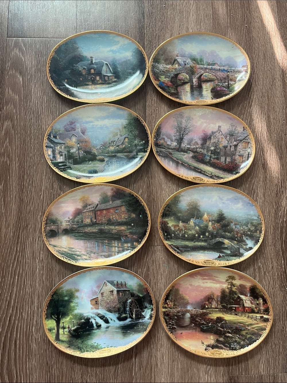 Thomas Kinkade Lamplight Village complete plate set (8)